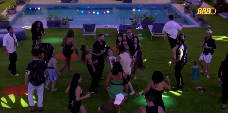 BBB25: Anitta faz à frente show da edição; veja o que rolou na alvor BBB25: Anitta faz à frente show da edição; veja o que rolou na alvor