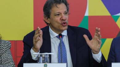 Haddad descarta sublimar IOF ou alterar câmbio para sustar subida do dólar