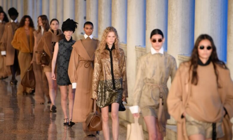 Dior desfila coleção romântica de alta-costura Dior desfila coleção romântica de alta-costura