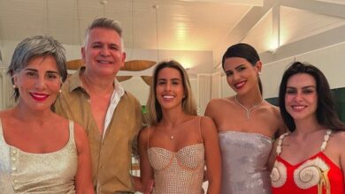 Renome Pires celebra entrada de 2025 com o esposo e as filhas na Bahia