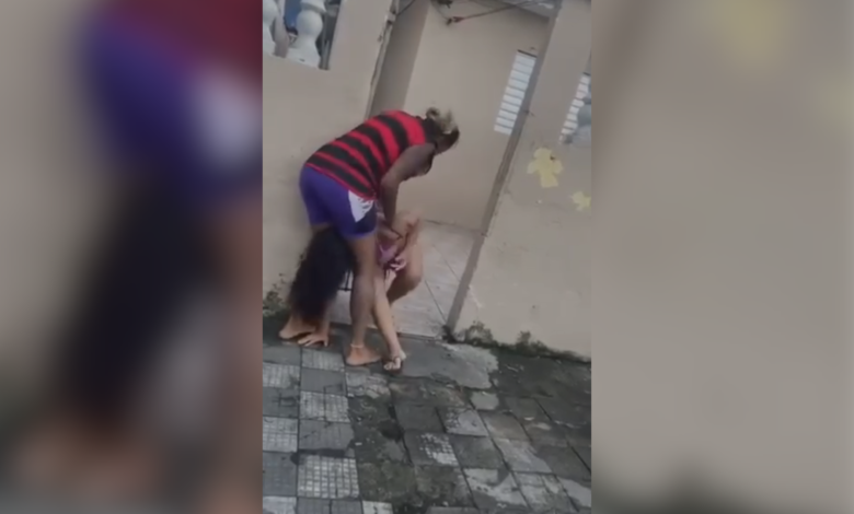 Vídeo: dama espanca outra posteriormente encontrar deslealdade do esposo