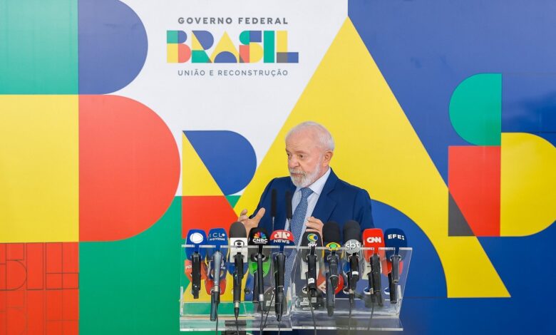 “Comecei a chalacear“, diz Lula a cerca de críticas de Kassab “Comecei a chalacear“, diz Lula a cerca de críticas de Kassab