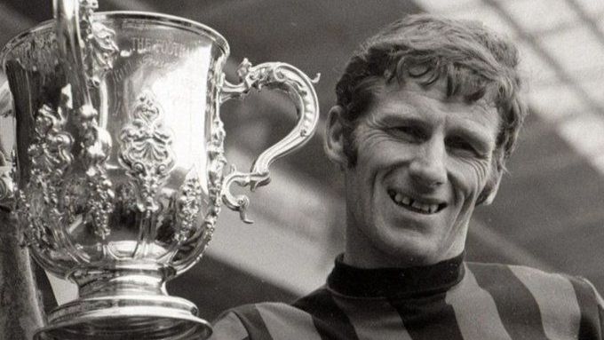 Morre ídolo e ex-capitão do Manchester City aos 90 anos Morre ídolo e ex-capitão do Manchester City aos 90 anos