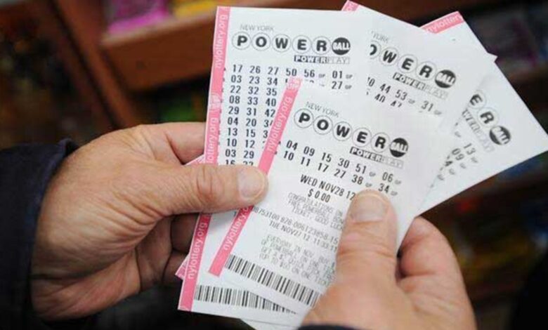 Brasileiros podem lucrar prêmio de quase R bilhão do Powerball Brasileiros podem lucrar prêmio de quase R bilhão do Powerball