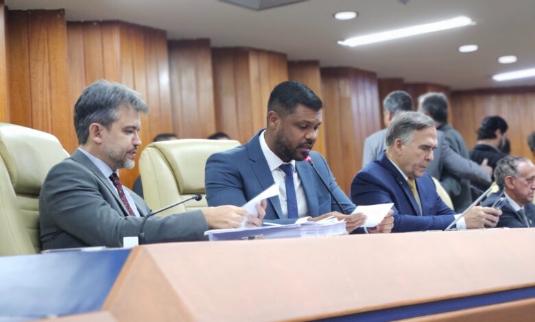 Parlamento de Goiânia abre ano legislativo com comparecimento de Mabel Parlamento de Goiânia abre ano legislativo com comparecimento de Mabel