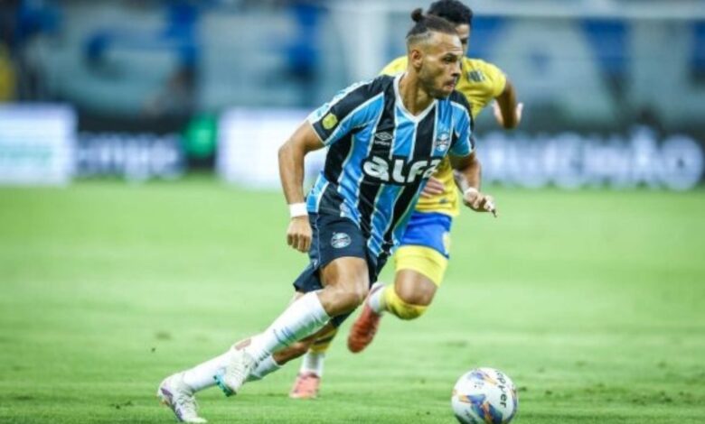Braithwaite e Pavón marcam dois, e Grêmio goleia Pelotas lã Gauchão Braithwaite e Pavón marcam dois, e Grêmio goleia Pelotas lã Gauchão