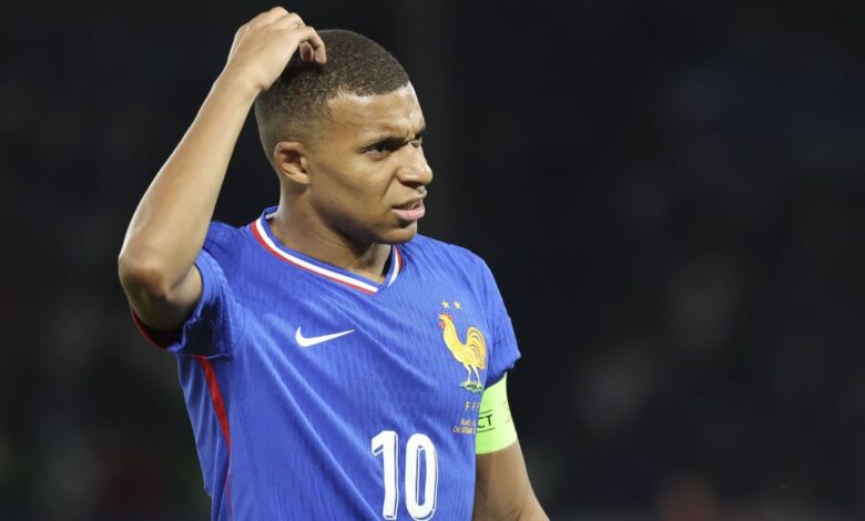 Deschamps bate martelo a cerca de circuito de Mbappé à Seleção Francesa