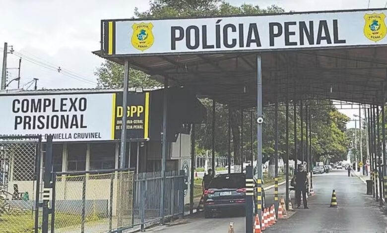 Funcionários são afastados por envolvimento com detentas Funcionários são afastados por envolvimento com detentas