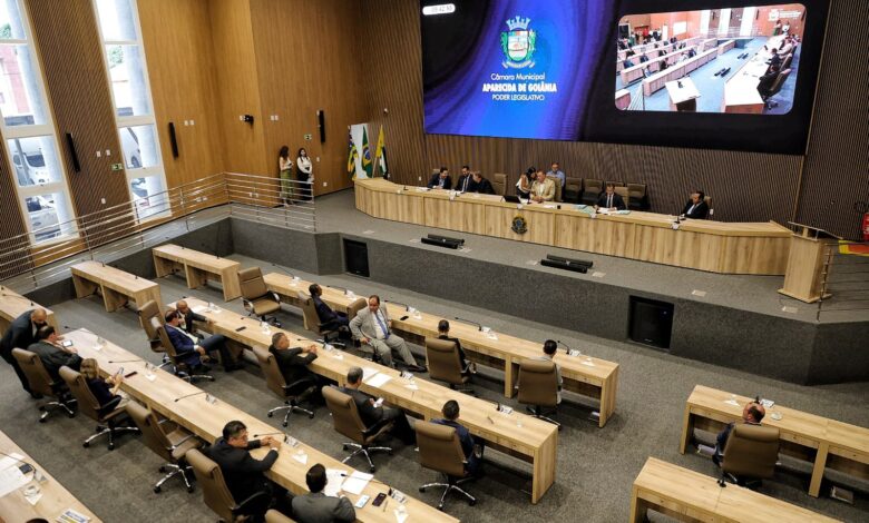 1ª sessão da Plenário de Aparecida é marcada por debates 1ª sessão da Plenário de Aparecida é marcada por debates